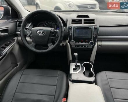 Білий Тойота Камрі, об'ємом двигуна 2.49 л та пробігом 252 тис. км за 8990 $, фото 7 на Automoto.ua