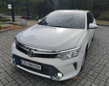 Белый Тойота Камри, объемом двигателя 2.5 л и пробегом 175 тыс. км за 13999 $, фото 1 на Automoto.ua