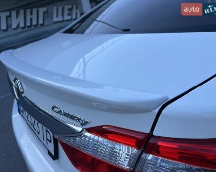 Белый Тойота Камри, объемом двигателя 2.49 л и пробегом 180 тыс. км за 15500 $, фото 6 на Automoto.ua