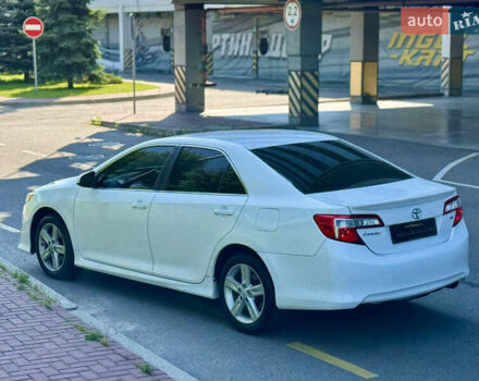 Білий Тойота Камрі, об'ємом двигуна 2.5 л та пробігом 247 тис. км за 10650 $, фото 14 на Automoto.ua