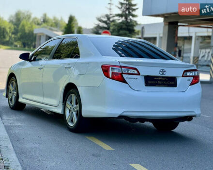 Білий Тойота Камрі, об'ємом двигуна 2.5 л та пробігом 247 тис. км за 10650 $, фото 13 на Automoto.ua