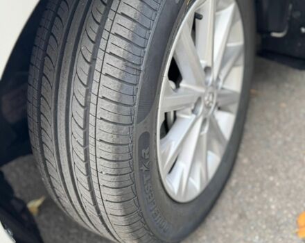 Белый Тойота Камри, объемом двигателя 2.5 л и пробегом 250 тыс. км за 13990 $, фото 5 на Automoto.ua