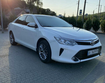 Тойота Камри 2014 в Полтаве на Automoto.ua Белый Тойота Камри, объемом двигателя 2.49 л и пробегом 203 тыс. км за 15800 $, фото 5 на Automoto.ua