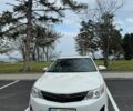 Белый Тойота Камри, объемом двигателя 2.49 л и пробегом 300 тыс. км за 10500 $, фото 1 на Automoto.ua