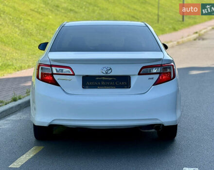Білий Тойота Камрі, об'ємом двигуна 2.5 л та пробігом 247 тис. км за 10650 $, фото 10 на Automoto.ua
