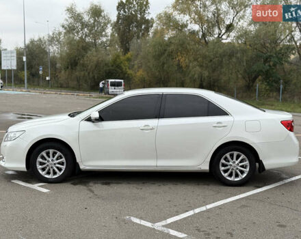 Білий Тойота Камрі, об'ємом двигуна 2.49 л та пробігом 250 тис. км за 13000 $, фото 6 на Automoto.ua