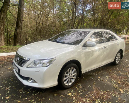 Белый Тойота Камри, объемом двигателя 2.49 л и пробегом 208 тыс. км за 12100 $, фото 2 на Automoto.ua