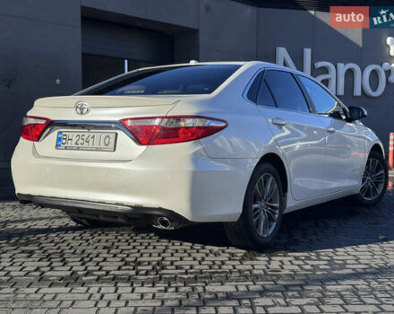 Тойота Камри 2014 в Одессе на Automoto.ua Белый Тойота Камри, объемом двигателя 2.49 л и пробегом 116 тыс. км за 14500 $, фото 1 на Automoto.ua