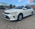 Белый Тойота Камри, объемом двигателя 2.5 л и пробегом 226 тыс. км за 15500 $, фото 1 на Automoto.ua