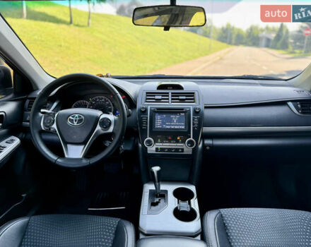 Білий Тойота Камрі, об'ємом двигуна 2.5 л та пробігом 247 тис. км за 10650 $, фото 29 на Automoto.ua