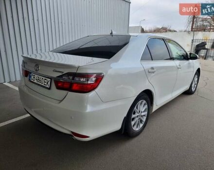 Белый Тойота Камри, объемом двигателя 2.49 л и пробегом 170 тыс. км за 14699 $, фото 1 на Automoto.ua