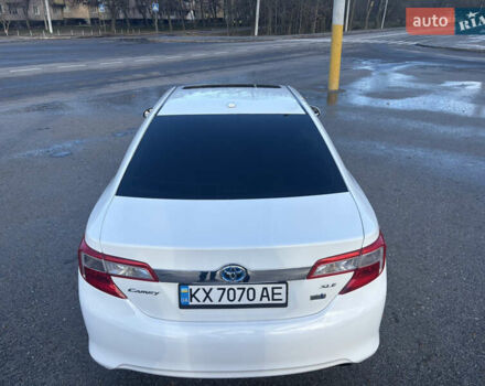 Белый Тойота Камри, объемом двигателя 2.49 л и пробегом 240 тыс. км за 11500 $, фото 18 на Automoto.ua