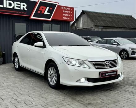 Білий Тойота Камрі, об'ємом двигуна 2.5 л та пробігом 187 тис. км за 14300 $, фото 1 на Automoto.ua