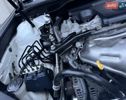 Білий Тойота Камрі, об'ємом двигуна 2.49 л та пробігом 155 тис. км за 14500 $, фото 57 на Automoto.ua