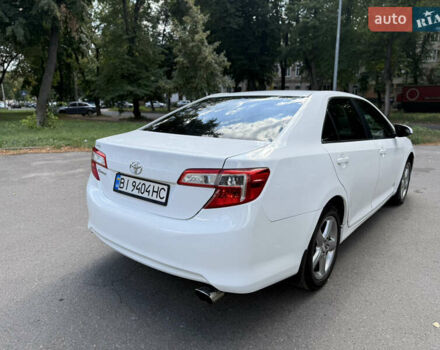 Білий Тойота Камрі, об'ємом двигуна 2.49 л та пробігом 195 тис. км за 10900 $, фото 6 на Automoto.ua