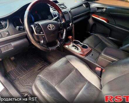Білий Тойота Камрі, об'ємом двигуна 2.5 л та пробігом 298 тис. км за 13700 $, фото 3 на Automoto.ua