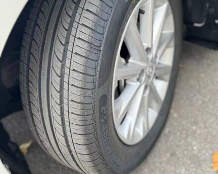 Белый Тойота Камри, объемом двигателя 2.5 л и пробегом 250 тыс. км за 13990 $, фото 4 на Automoto.ua