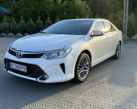 Тойота Камри 2014 в Полтаве на Automoto.ua Белый Тойота Камри, объемом двигателя 2.49 л и пробегом 203 тыс. км за 15800 $, фото 4 на Automoto.ua