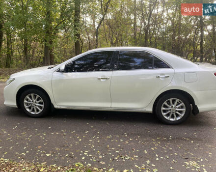 Белый Тойота Камри, объемом двигателя 2.49 л и пробегом 208 тыс. км за 12100 $, фото 7 на Automoto.ua