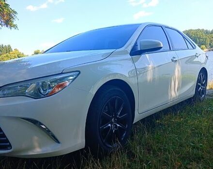 Белый Тойота Камри, объемом двигателя 2.5 л и пробегом 220 тыс. км за 13700 $, фото 2 на Automoto.ua