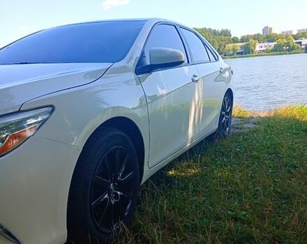 Белый Тойота Камри, объемом двигателя 2.5 л и пробегом 220 тыс. км за 13700 $, фото 5 на Automoto.ua