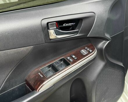 Белый Тойота Камри, объемом двигателя 2.5 л и пробегом 190 тыс. км за 13800 $, фото 9 на Automoto.ua