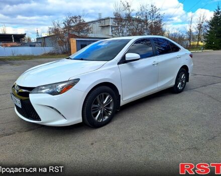 Белый Тойота Камри, объемом двигателя 2.5 л и пробегом 220 тыс. км за 12300 $, фото 3 на Automoto.ua