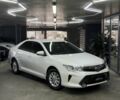 Белый Тойота Камри, объемом двигателя 2.5 л и пробегом 169 тыс. км за 16900 $, фото 1 на Automoto.ua