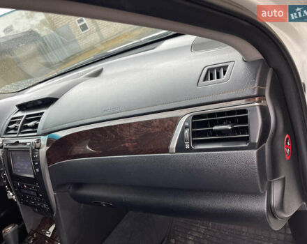 Білий Тойота Камрі, об'ємом двигуна 2.49 л та пробігом 240 тис. км за 15333 $, фото 16 на Automoto.ua