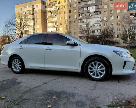 Белый Тойота Камри, объемом двигателя 2.5 л и пробегом 137 тыс. км за 16800 $, фото 5 на Automoto.ua