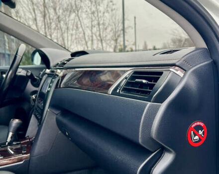 Белый Тойота Камри, объемом двигателя 2.49 л и пробегом 230 тыс. км за 14800 $, фото 21 на Automoto.ua