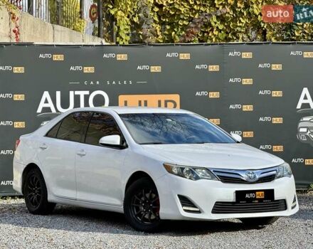Тойота Камри 2015 в Харькове на Automoto.ua Белый Тойота Камри, объемом двигателя 2.49 л и пробегом 116 тыс. км за 10500 $, фото 1 на Automoto.ua
