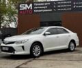 Белый Тойота Камри, объемом двигателя 2.5 л и пробегом 190 тыс. км за 13800 $, фото 2 на Automoto.ua