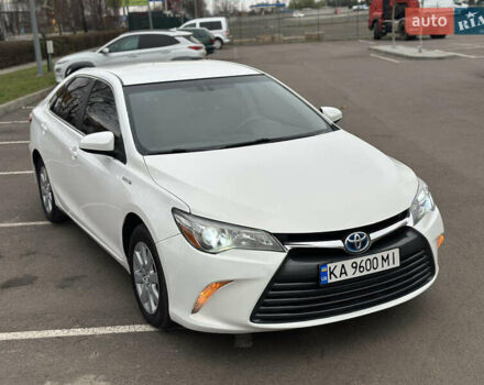 Білий Тойота Камрі, об'ємом двигуна 2.49 л та пробігом 241 тис. км за 13600 $, фото 1 на Automoto.ua