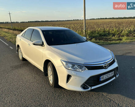 Белый Тойота Камри, объемом двигателя 2.49 л и пробегом 186 тыс. км за 17000 $, фото 12 на Automoto.ua