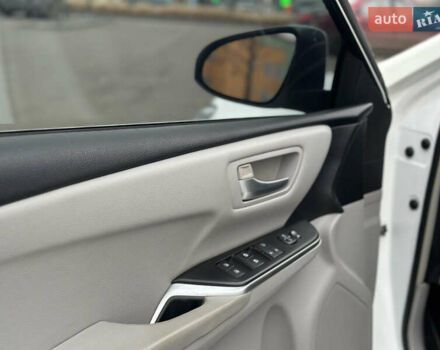 Білий Тойота Камрі, об'ємом двигуна 2.49 л та пробігом 241 тис. км за 13600 $, фото 11 на Automoto.ua