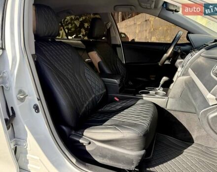 Тойота Камри 2015 в Харькове на Automoto.ua Белый Тойота Камри, объемом двигателя 2.49 л и пробегом 116 тыс. км за 10500 $, фото 9 на Automoto.ua