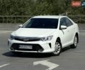 Белый Тойота Камри, объемом двигателя 2.5 л и пробегом 181 тыс. км за 14200 $, фото 1 на Automoto.ua