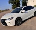 Белый Тойота Камри, объемом двигателя 2.5 л и пробегом 123 тыс. км за 13990 $, фото 1 на Automoto.ua