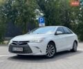 Белый Тойота Камри, объемом двигателя 2.49 л и пробегом 205 тыс. км за 12500 $, фото 1 на Automoto.ua