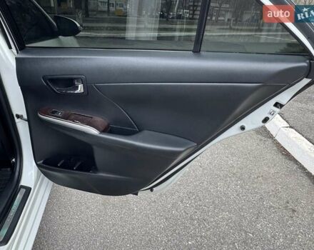 Белый Тойота Камри, объемом двигателя 2.49 л и пробегом 172 тыс. км за 17900 $, фото 29 на Automoto.ua