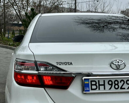 Белый Тойота Камри, объемом двигателя 2.49 л и пробегом 230 тыс. км за 14800 $, фото 5 на Automoto.ua