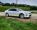 Белый Тойота Камри, объемом двигателя 2.5 л и пробегом 160 тыс. км за 19000 $, фото 1 на Automoto.ua