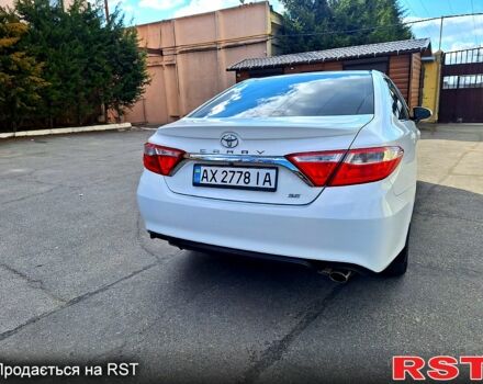 Белый Тойота Камри, объемом двигателя 2.5 л и пробегом 220 тыс. км за 12300 $, фото 5 на Automoto.ua