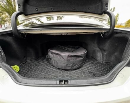 Белый Тойота Камри, объемом двигателя 2.5 л и пробегом 190 тыс. км за 13800 $, фото 16 на Automoto.ua