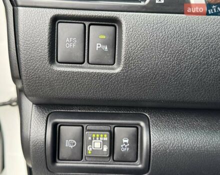 Белый Тойота Камри, объемом двигателя 2.49 л и пробегом 172 тыс. км за 17900 $, фото 20 на Automoto.ua