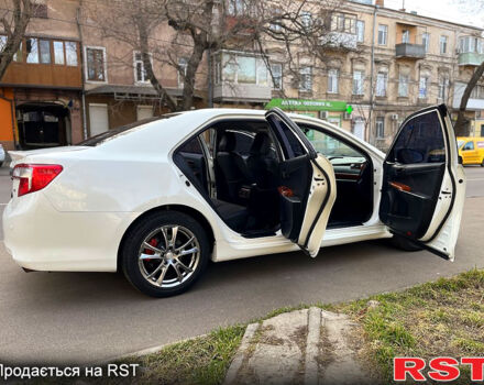 Белый Тойота Камри, объемом двигателя 2.5 л и пробегом 160 тыс. км за 8700 $, фото 8 на Automoto.ua