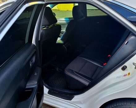 Белый Тойота Камри, объемом двигателя 2.5 л и пробегом 220 тыс. км за 12300 $, фото 8 на Automoto.ua