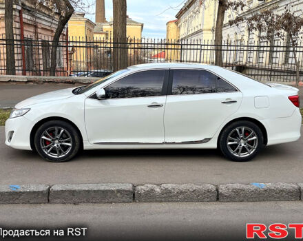 Белый Тойота Камри, объемом двигателя 2.5 л и пробегом 160 тыс. км за 8700 $, фото 4 на Automoto.ua