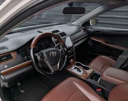 Белый Тойота Камри, объемом двигателя 2.49 л и пробегом 172 тыс. км за 9300 $, фото 9 на Automoto.ua